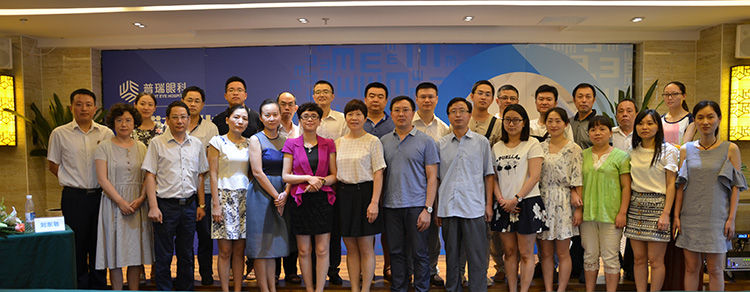 【直播】周继容主刀角膜交联术