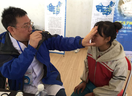 8名西藏眼病儿童完成返藏